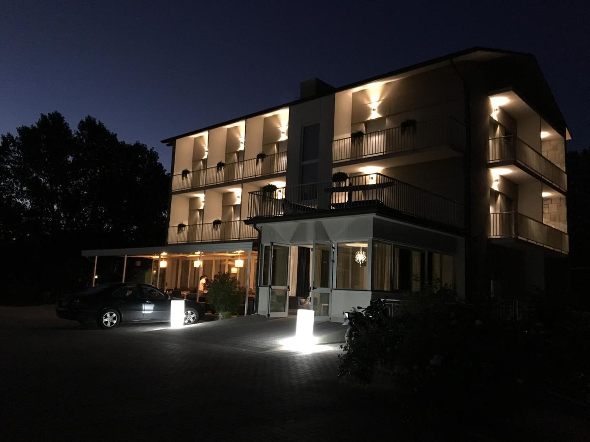Infinity Hotel Cervia Exterior photo