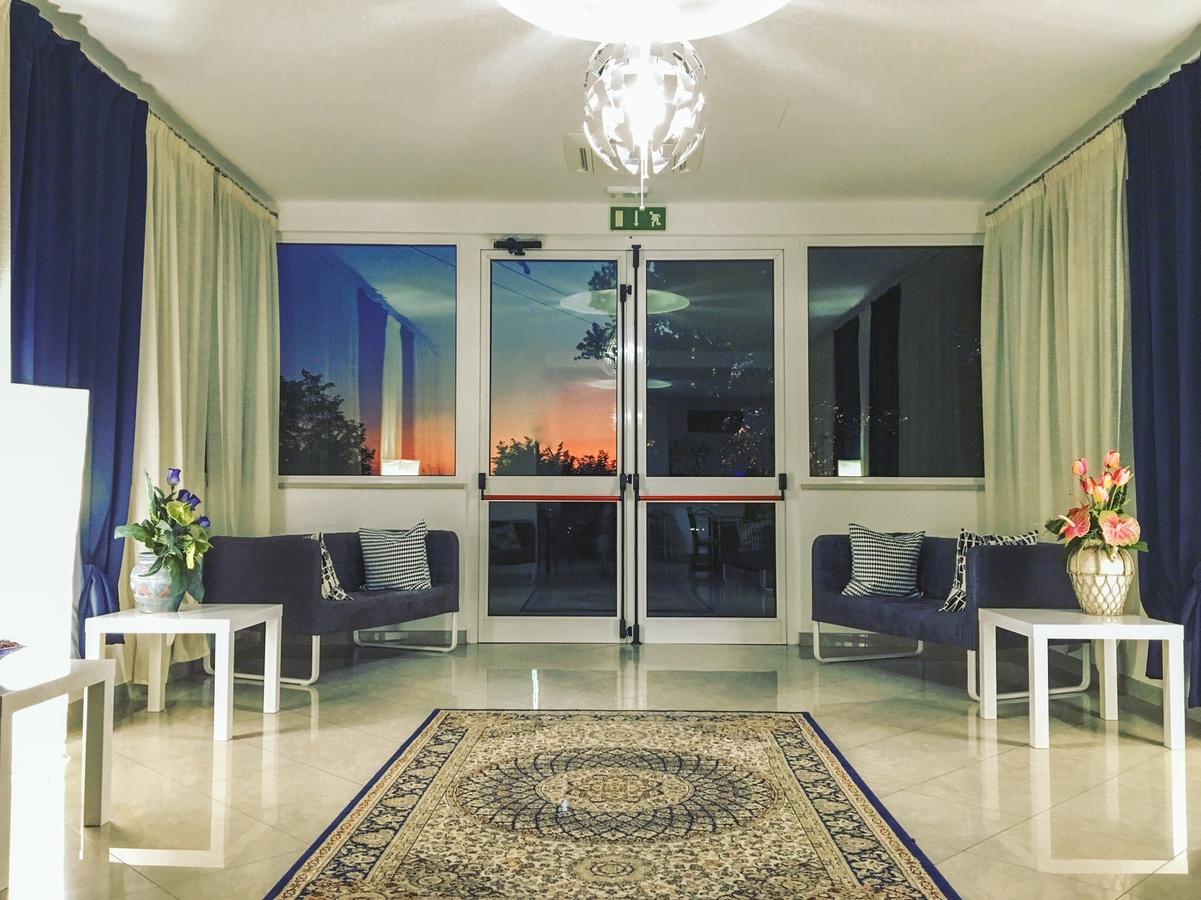 Infinity Hotel Cervia Exterior photo