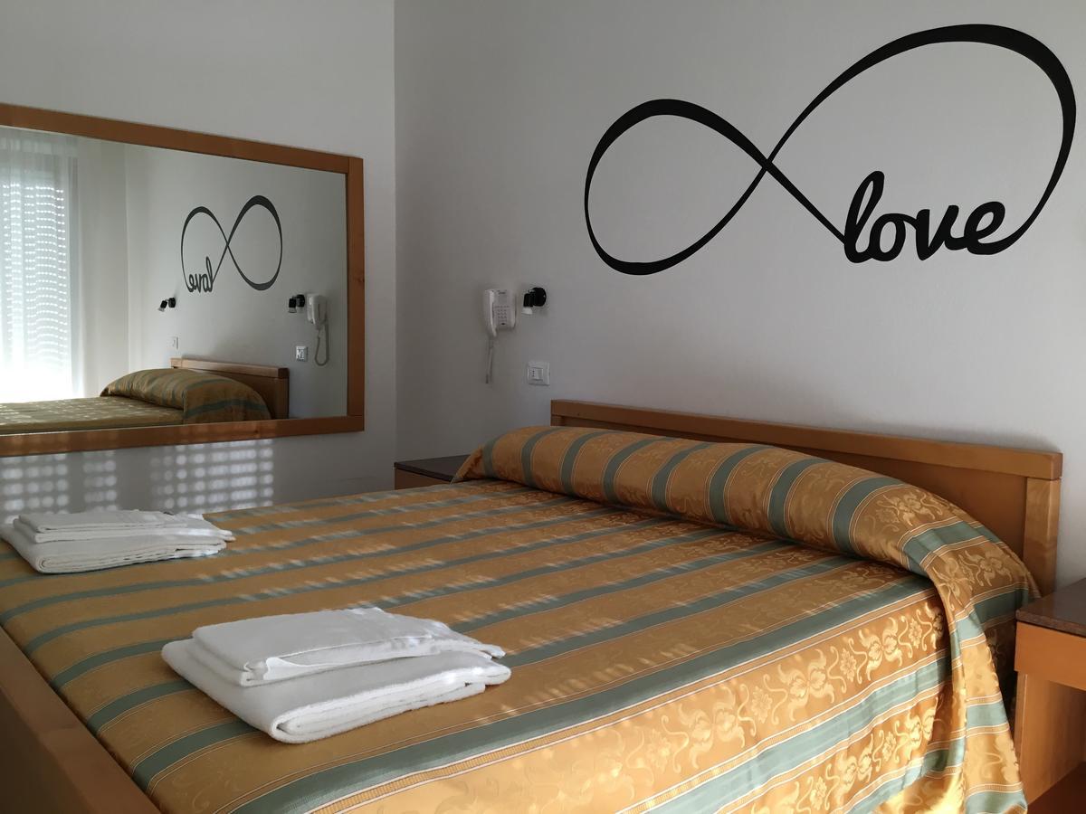 Infinity Hotel Cervia Exterior photo